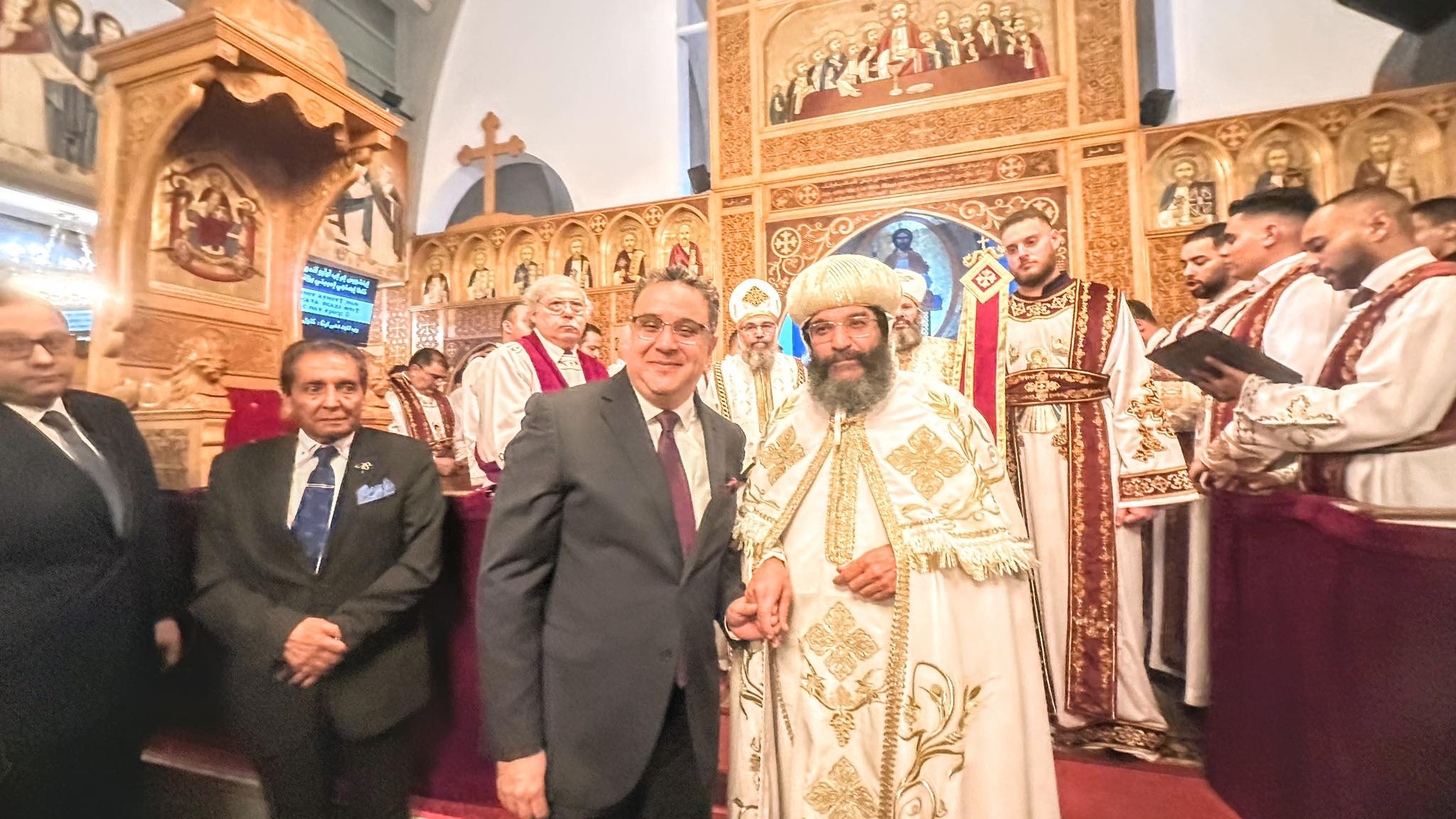 السفير المصري يشارك الأقباط احتفالهم بعيد الميلاد المجيد بكنيسة عذراء الزيتون بفيينا