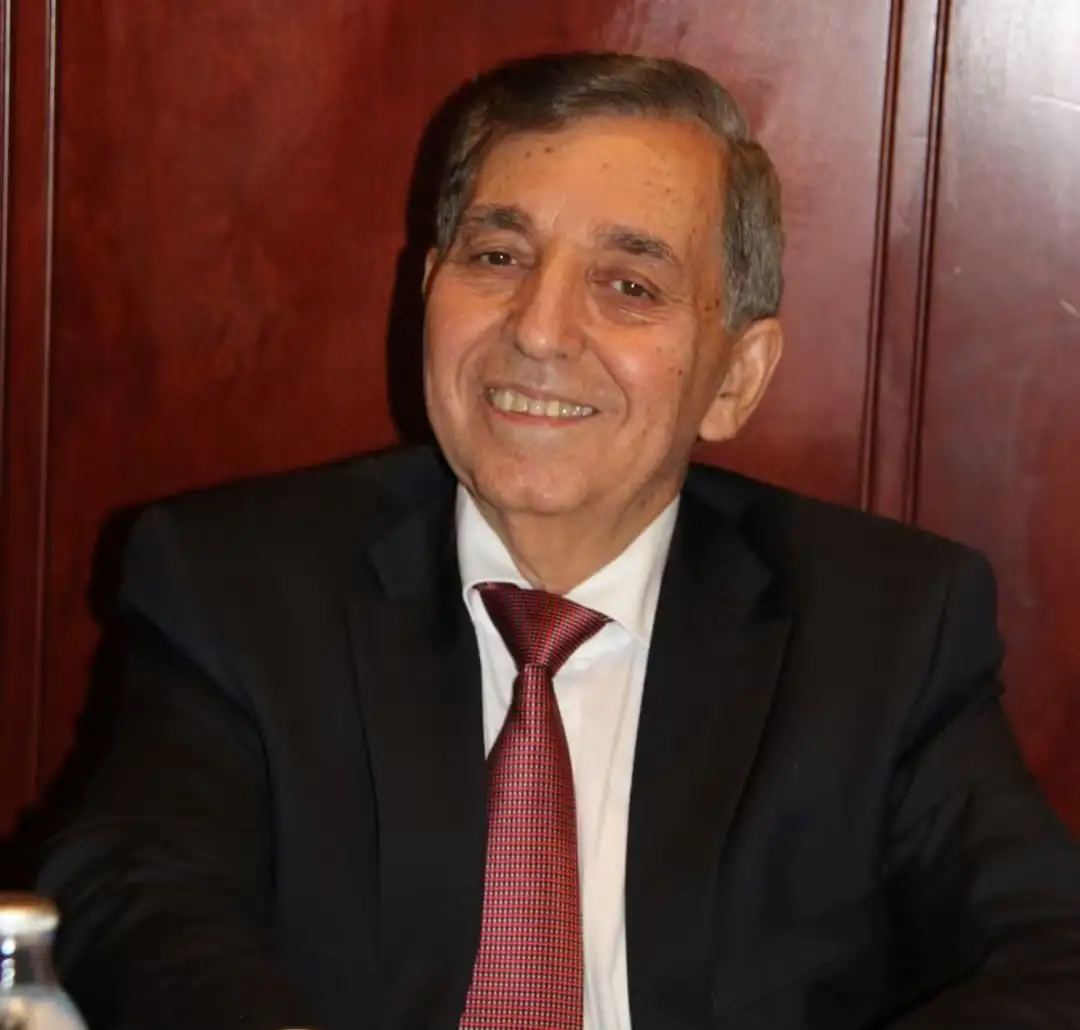 حين نكتشف متأخرين أن الحياة امتلأت بما لا يستحق..!! د. تمام كيلاني