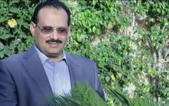ثرثارة، عنوان قصيدة الدكتور عبد الولي الشميري