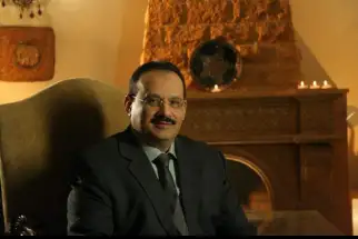 بين النّيل والهرم قصيدة يكتبها الشاعر الدكتور عبد الولي الشميري