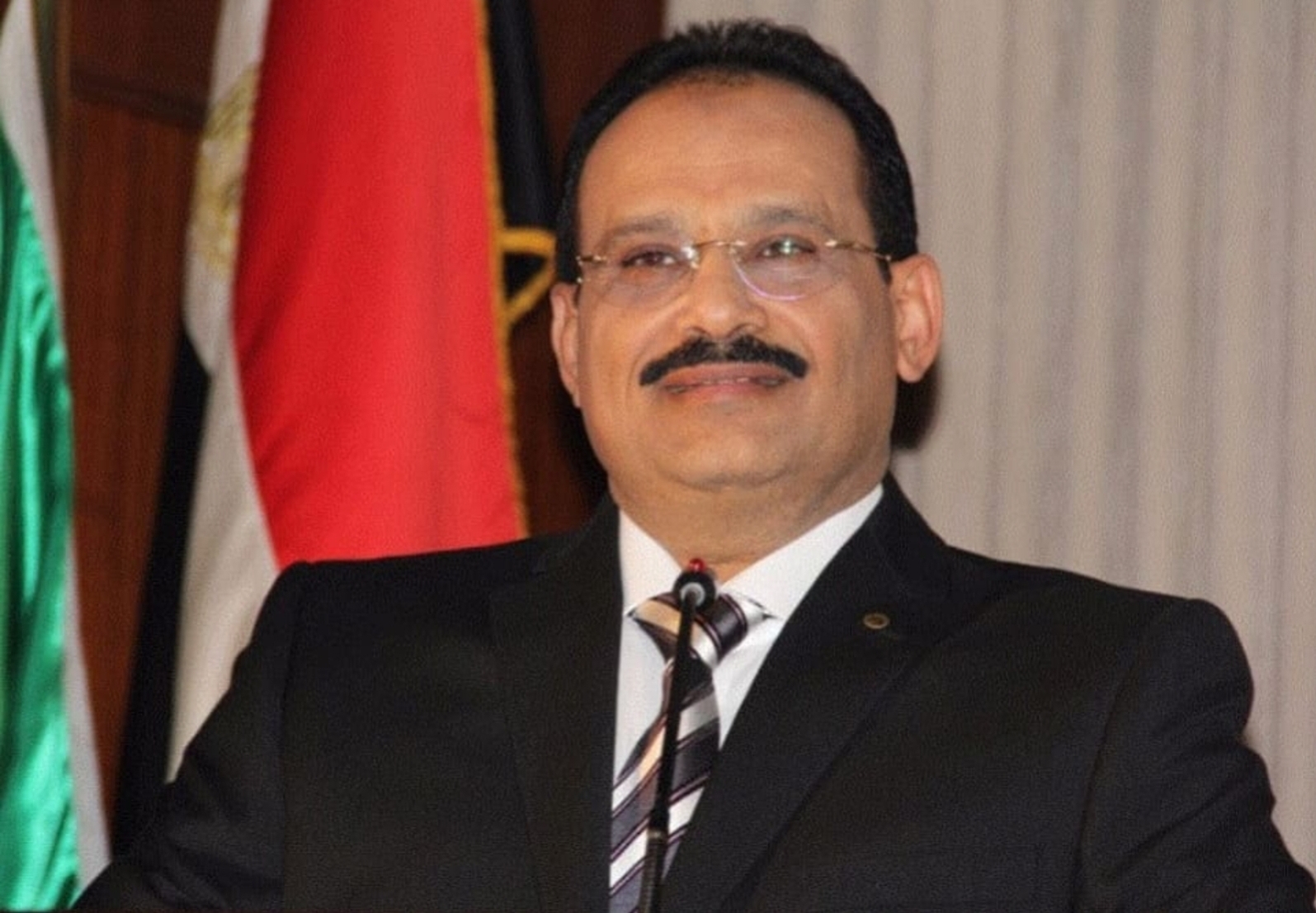أرشفُ ثَغرًا