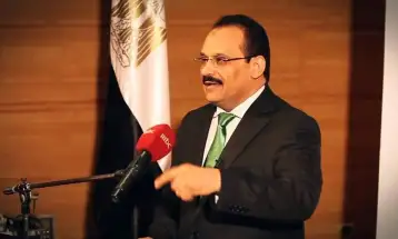 الدكتور عبد الولي الشميري يكتب يفنى الزمان الدكتور عبد الولي الشميري يكتب يفنى الزمان