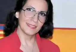 الفكرة الفنية لدى عناية البخاري.. امتداد لحيوات مجازية أخرى!!