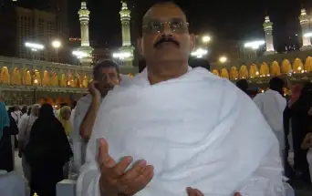 يا حبيبًا قصيدة يكتبها الشاعر الدكتور عبد الولي الشميري