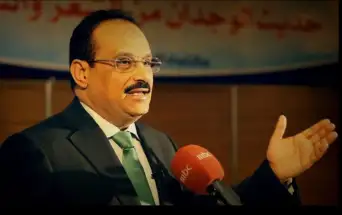 الشاعر عبد الولي الشميري يكتب قصيدة ثرثارة