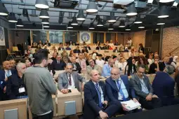 مؤتمر اتحاد الأطباء والصيادلة السوريين السنوي يلتئم في باريس!!